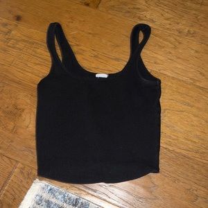 Cropped black tank top